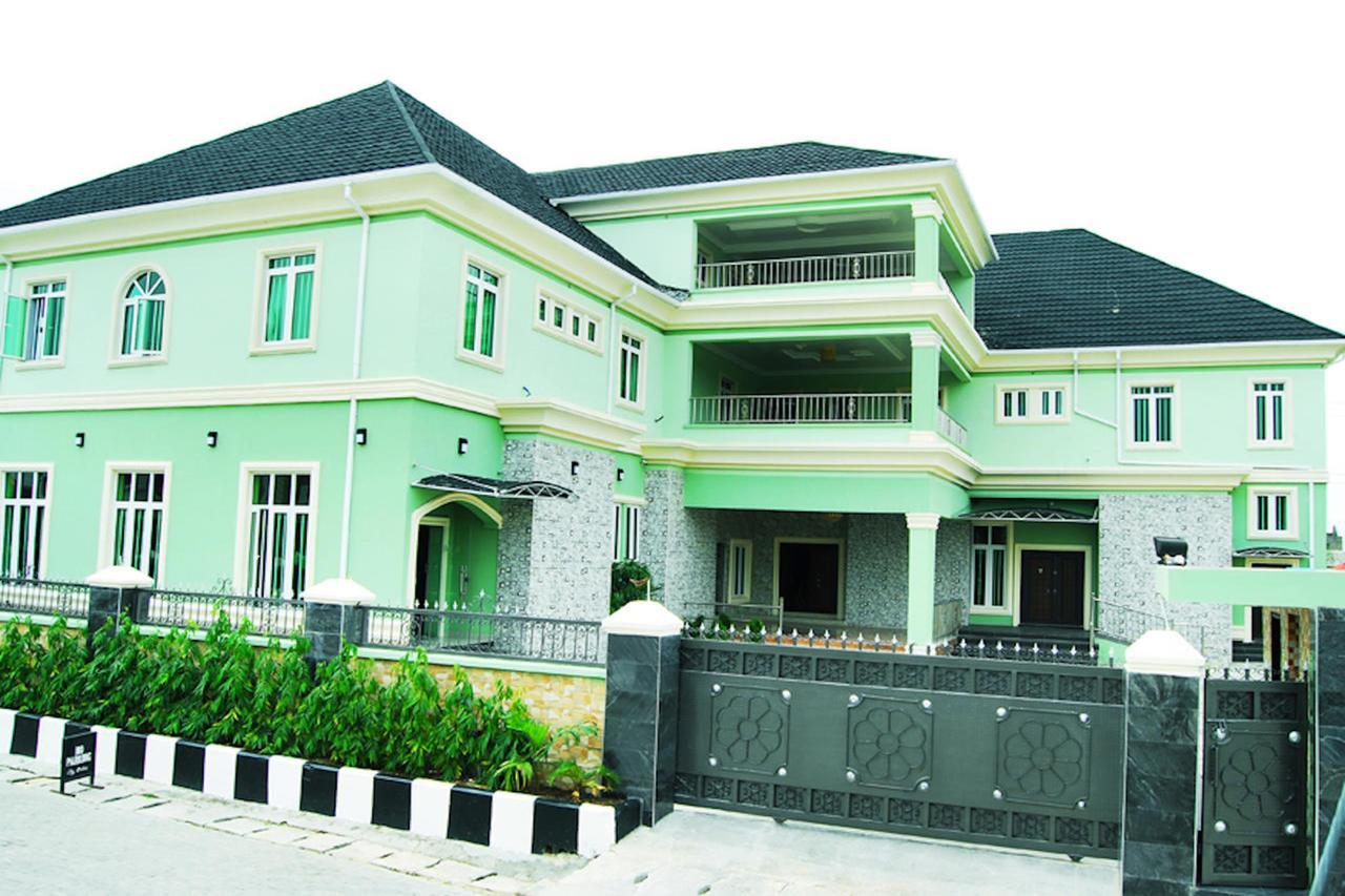 Milestone Hotel Ogombo Bagian luar foto